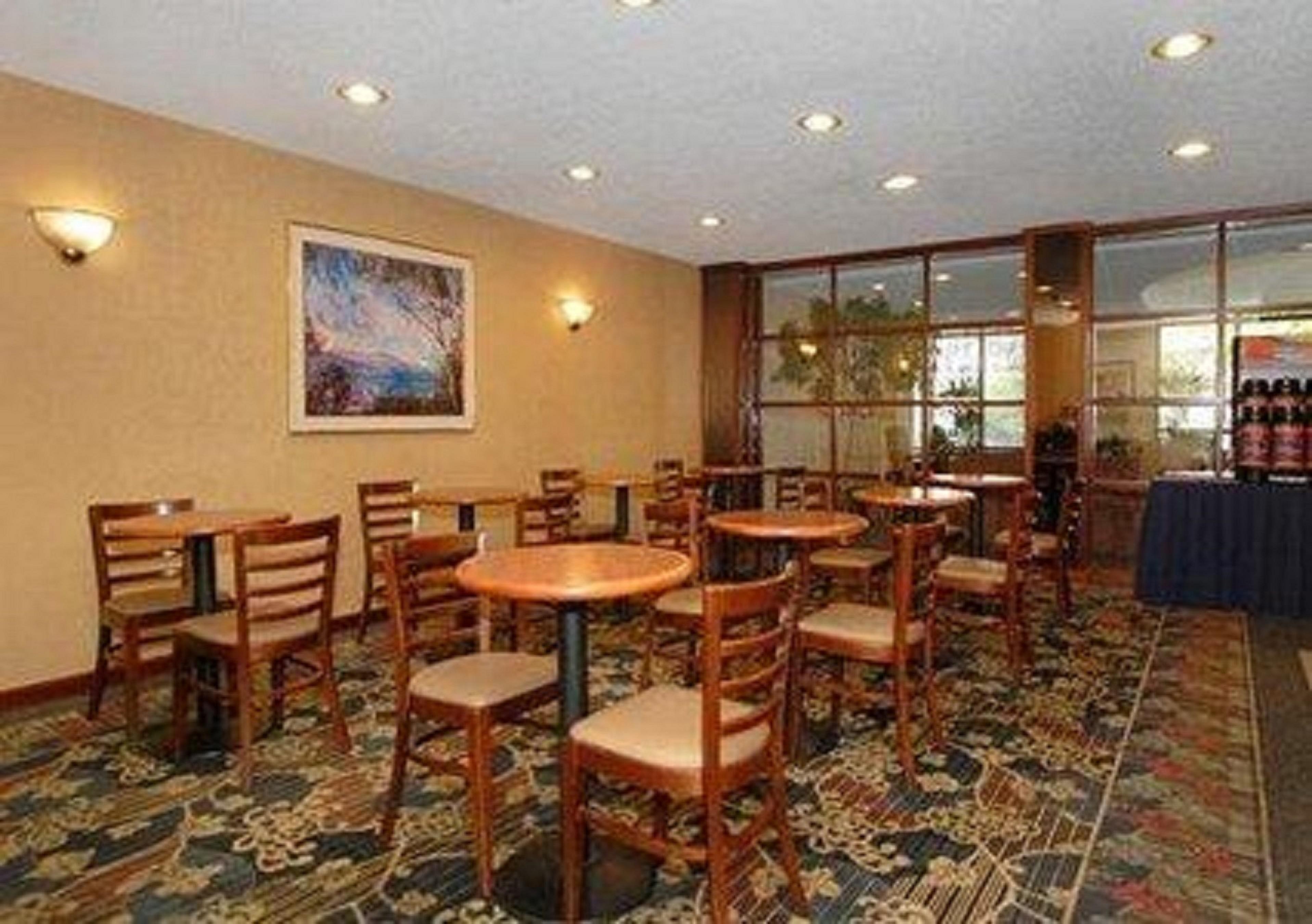 Comfort Inn Cleveland Airport Middleburg Heights Exterior foto