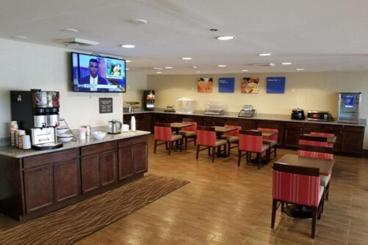 Comfort Inn Cleveland Airport Middleburg Heights Exterior foto