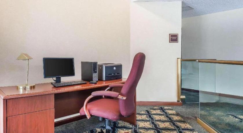Comfort Inn Cleveland Airport Middleburg Heights Exterior foto